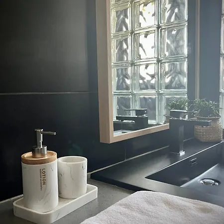 アパート Alexander With Parking And Terrace コルマール