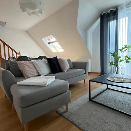 Alexander With Parking And Terrace