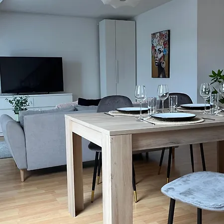 Alexander With Parking And Terrace Appartement