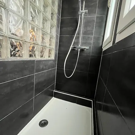 Alexander With Parking And Terrace Appartement *